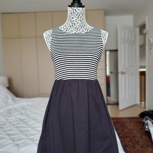 Black and White Sleeveless Dress